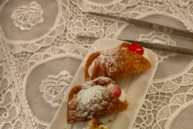 In Palermo we prepare our Sicilian dinner together - Fresh Pasta: Flour, Eggs, Kneading, Rolling, Shaping