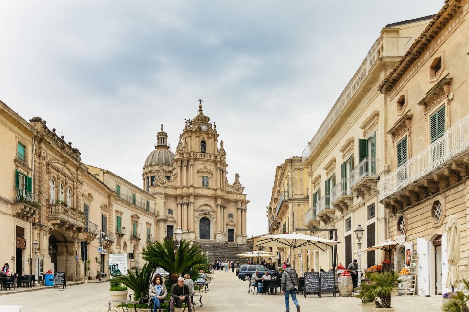 Inspector Montalbano Locations Tour of Southeast Sicily - Lunch at Da Enzo a Mare: a real-sicily stop with series energy