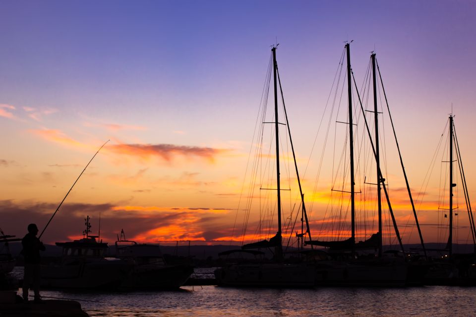 Island of Ortigia: Sunset Boat Tour with Aperitif - Leaving Ortigia: Seeing the Island From the Water at Golden Hour