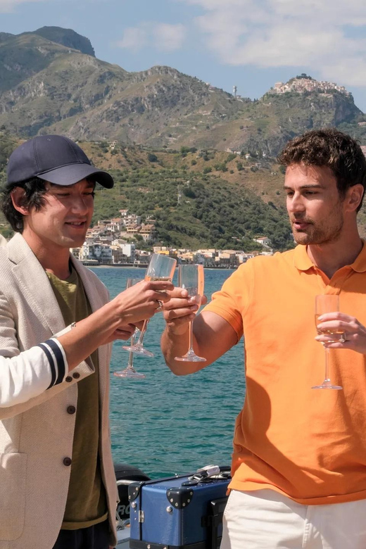 Isola Bella-Blue Grotto: Boat Tour, Snorkeling & Aperitif - Dolphin Watching: Enjoy the Moment, Not the Outcome