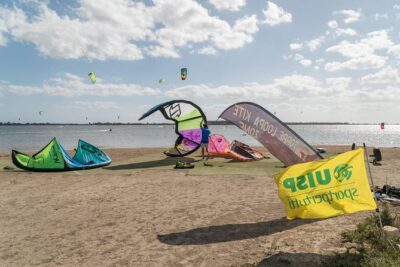 Kitesurfing and windsurfing in Sicily in the Lo Stagnone lagoon - Adrienn and Gabor: small-group teaching with a safety-first mindset