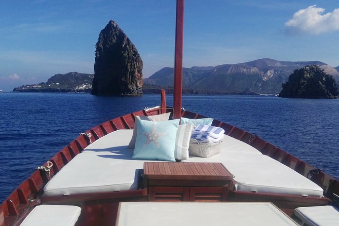 Lipari and Vulcano Private Boat Tour (7 hours) - Lipari and Vulcano in One Day: What This Private Boat Gets Right
