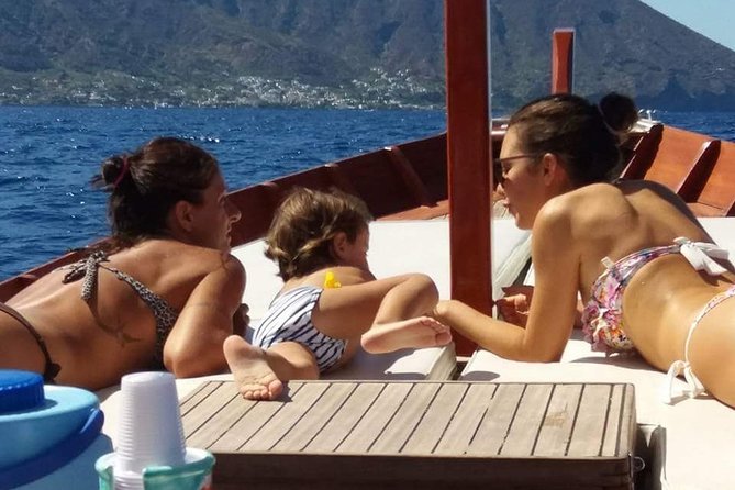 Lipari and Vulcano Private Boat Tour (7 hours) - Piscina di Venere: Venus Pool, Horse Cave, and the Islet