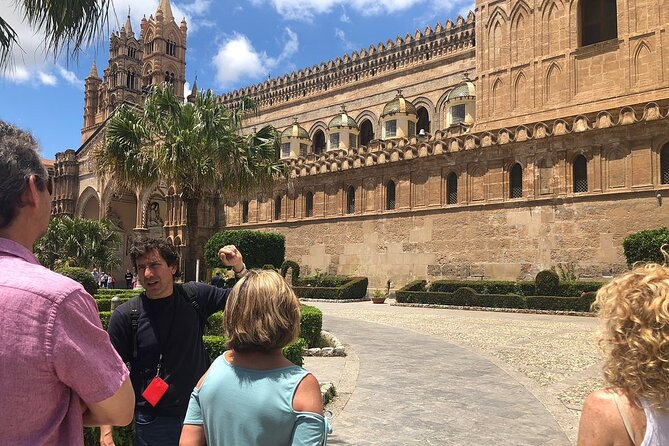 Markets and Monuments: Walking Tour in the Center of Palermo - Quattro Canti (Piazza Vigliena): Palermo’s Baroque crossroads in plain view