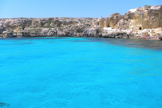 Mini Cruise to Favignana and Levanzo with lunch on board - Levanzo in the afternoon: Faraglione and coves with emerald sea