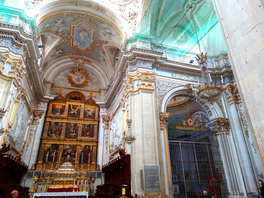 Modica private tour: the chocolate town in Sicily - The split town idea: Modica Alta above, Modica Bassa below