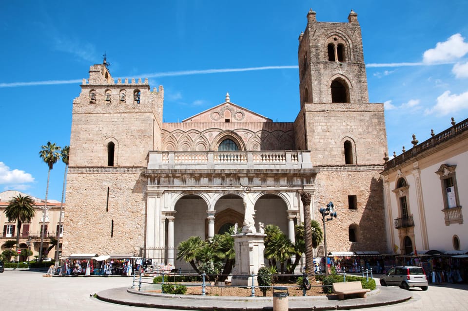 Monreale Cloister Ticket with Audio App - Getting to Piazza Guglielmo il Buono and picking up your voucher