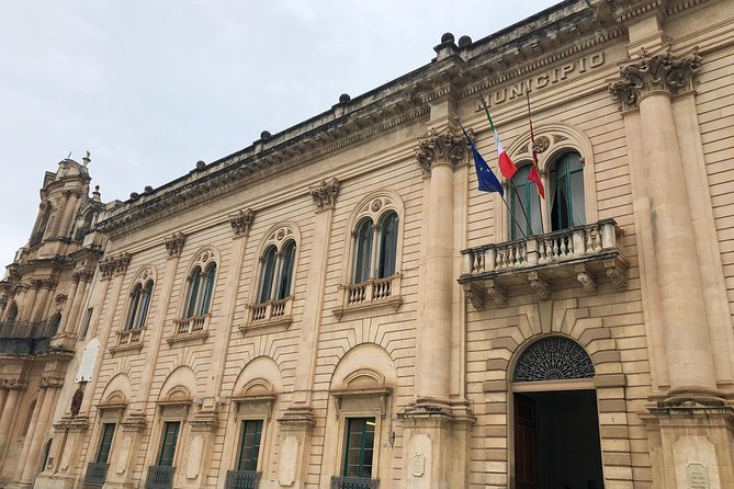 Montalbano Tour from Syracuse with private driver - Inside the Vigata Commissariat set: Sala Montalbano