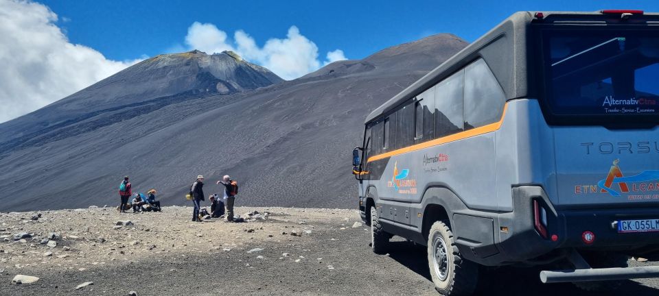 Mount Etna: Ascent to 2800m by 4x4 - The 2200m descent and the 2002 eruption crater edge walk