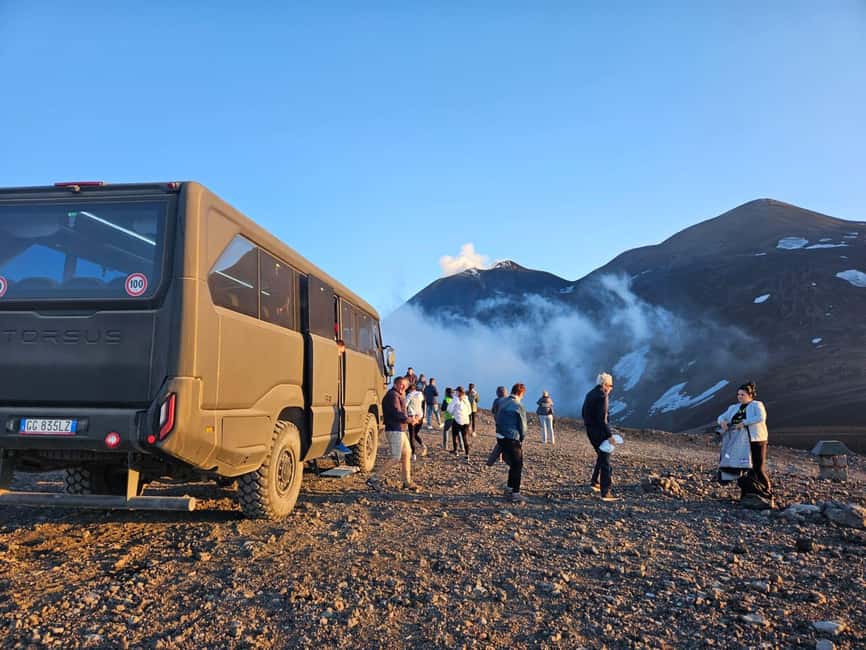 Mount Etna: North Upper Craters Guided Tour by 4x4 with Trek - Valle del Bove and the 2002 eruption area: seeing lava features up close