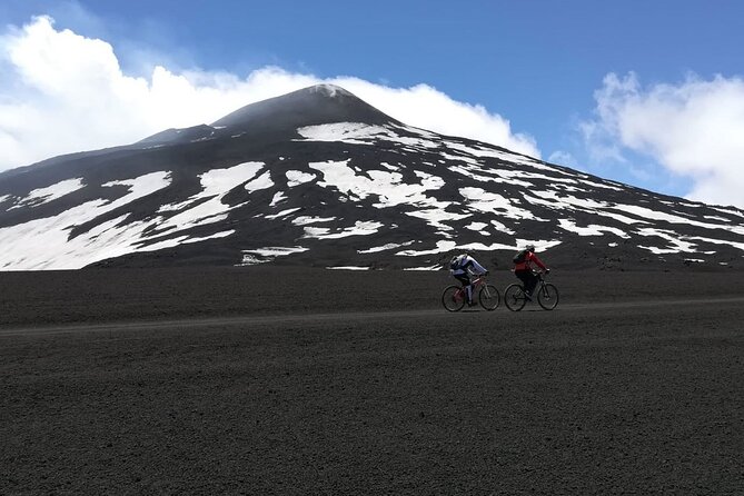 Mt. Etna Cycling to the Top small group - Small-group advantage: you get more than a route