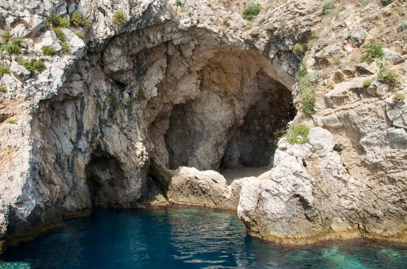Naxos: Taormina Boat Tour with Snorkeling and Prosecco - Giardini Naxos to Taormina: Why This Boat Tour Works