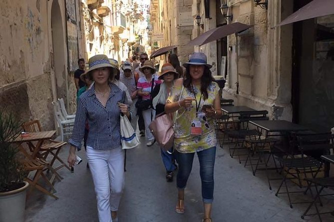 Ortigia city Tour - Stop 1: Temple of Apollo (Tempio di Apollo) in about 10 minutes