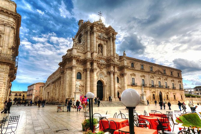 Ortigia: Syracuse's Ancient Town Center Private Walking Tour - Ortigia in two hours: why a private walk saves your vacation