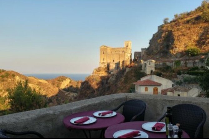 Package of 2 private tours in one day: Etna-Godfather with Lunch - Etna tastings and local producers: honey, olive oil, and DOC pours