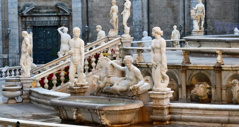 Palermo: Art and Architecture Walking Tour - Getting oriented around the Politeama sestiere