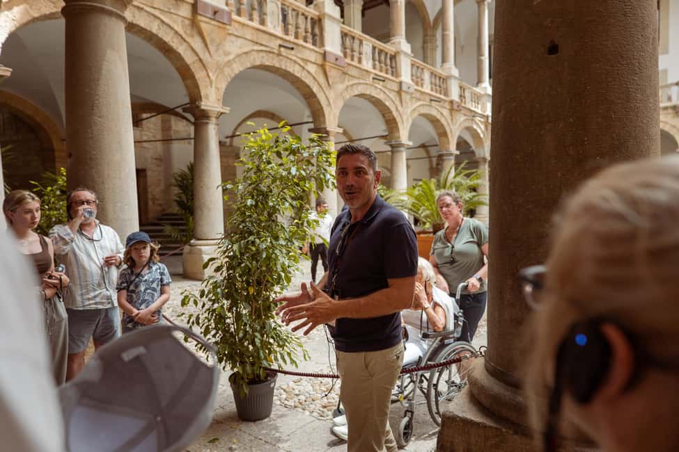 Palermo: City & Palazzo dei Normanni Guided Walking Tour - The historic center walk: squares, markets, and big-name architecture