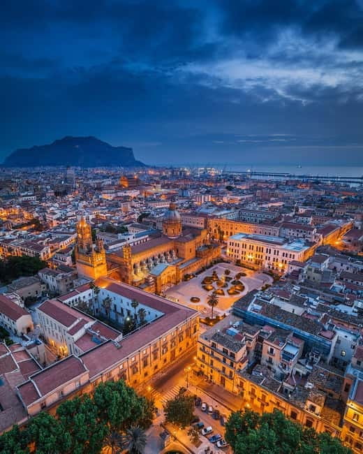 Palermo: Grand Night Tour in CruiserCar - The first hour: aperitif, beer, snacks, and the initial photo stop