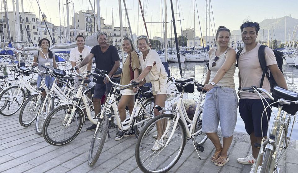 Palermo: Guided Bike Tour with Street Food Tasting - Spanish Inquisition Palaces and Churches: What You Notice When You’re Moving