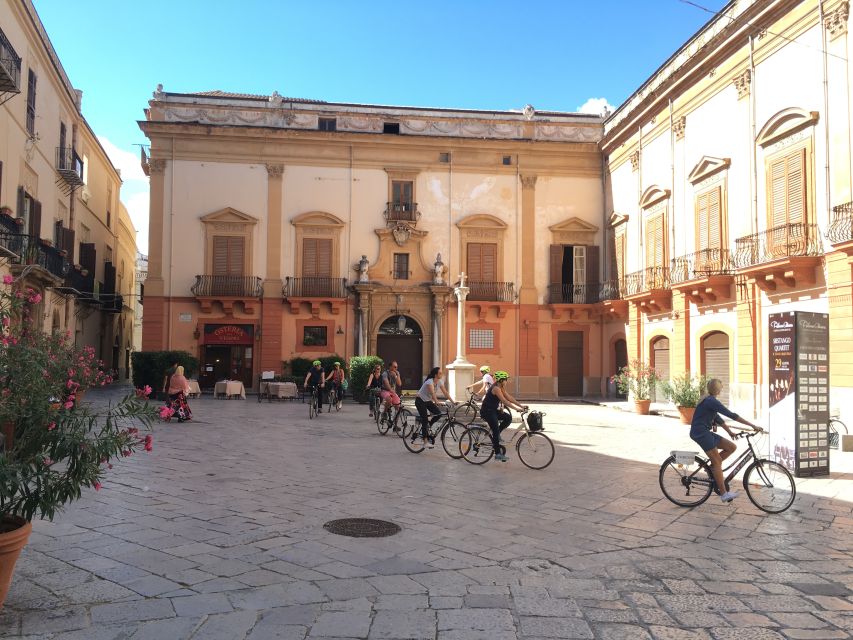 Palermo: Historic Center Guided Bike Tour with Food Tasting - Key things to know before you go