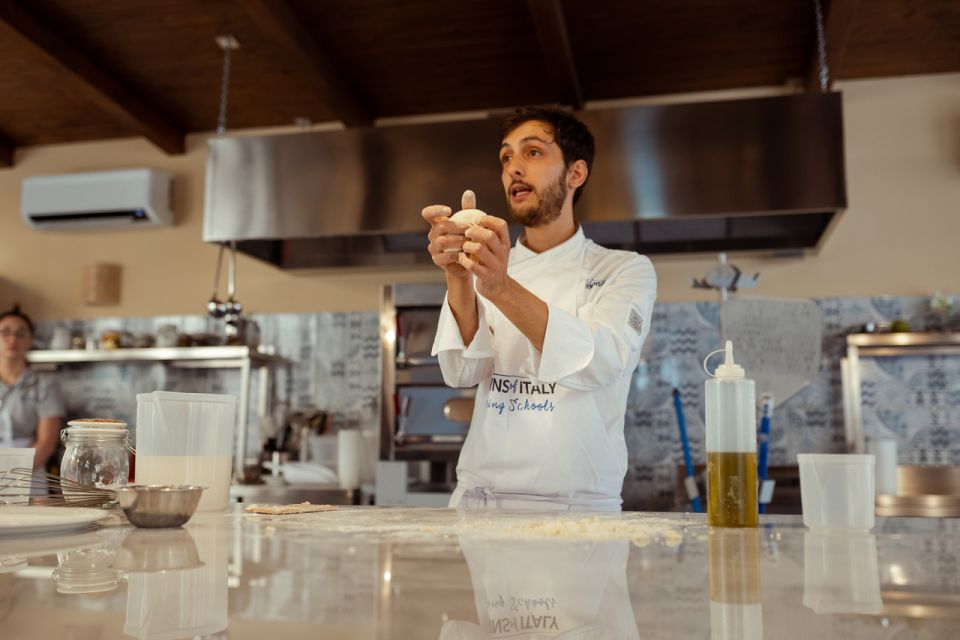 Palermo: Pizza and Gelato Cooking Class with Dinner and Wine - Why this 3-hour class works well in Palermo