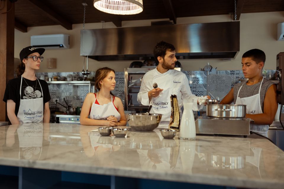 Palermo: Pizza and Gelato Cooking Class with Dinner and Wine - Where you meet and how to show up smoothly