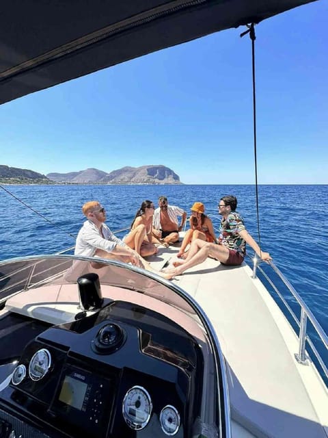 Palermo : Tour condiviso in barca con Aperitivo e Snorkeling - Grotta Regina Photo Stop: Quick Time Here, Big Payoff in Views