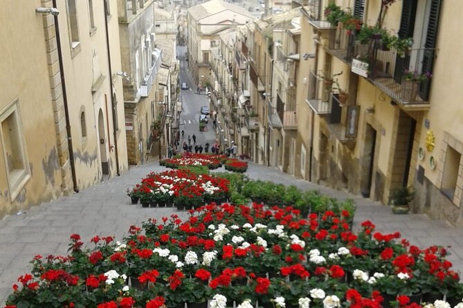 Piazza Armerina e Caltagirone - The historic center walk: key monuments you’ll hit
