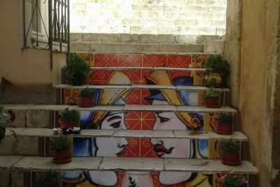 Piazza Armerina e Caltagirone - Piazza Armerina into Caltagirone: the switch from Roman luxury to ceramics