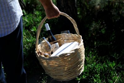 Pic-nic in the vineyard - Where Tenuta di Castellaro puts you on Lipari