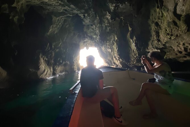 Private boat tour 1h Ortigia and caves with tales - English guidance that keeps the trip easy to follow