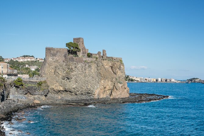 PRIVATE - Catania and Aci Trezza Bike trip - Aci Castello along the coast: Norman Castle views without the hassle