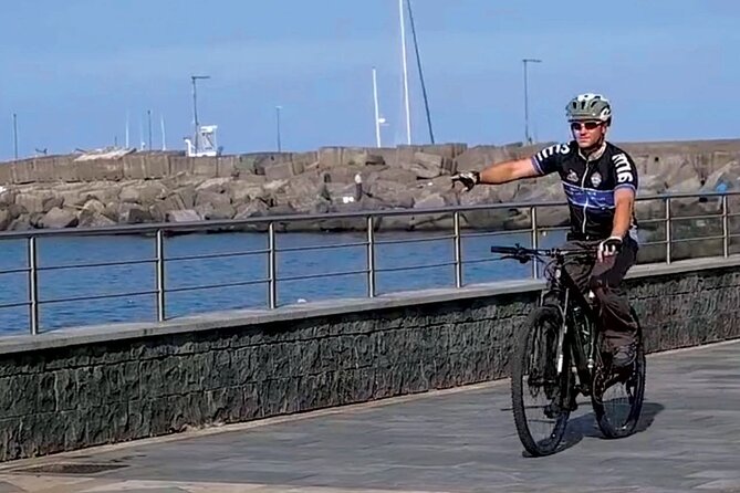 PRIVATE - Catania and Aci Trezza Bike trip - What the guides add: the difference between seeing and getting it