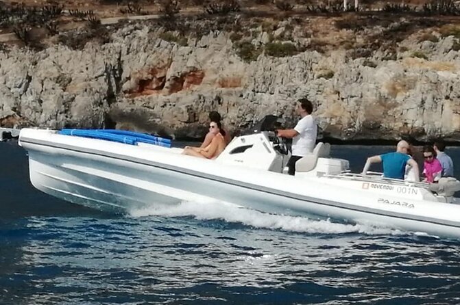 Private dinghy tour in San Vito lo Capo - A private boat that still feels relaxed