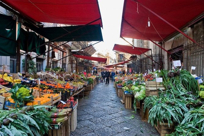 PRIVATE Palermo Historic Walking Tour and Street Food - Capo Street Market: where the tastings actually feel like part of the city