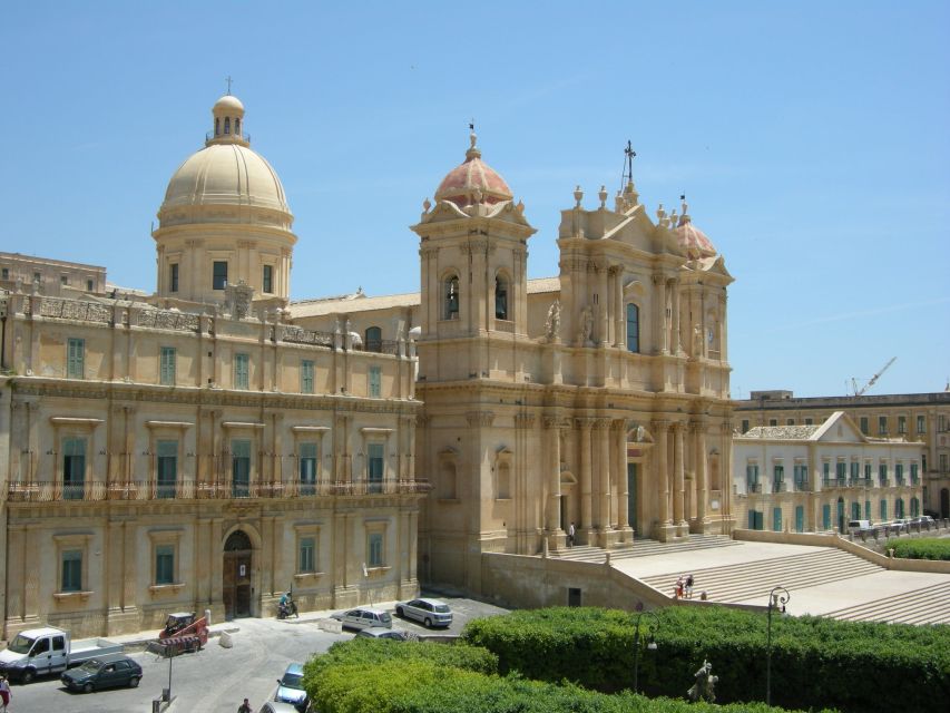 Private Tour of Noto with a local guide - Fountain of Hercules: myth, symbolism, and city origins