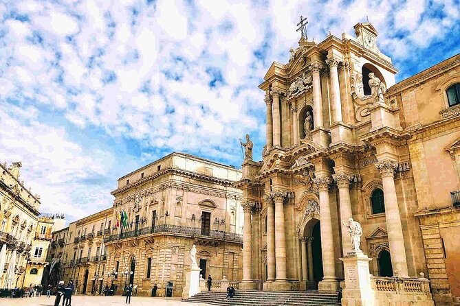 Private Tour of Syracuse, Ortigia and Noto - Local tasting ideas: Modica chocolate and almonds
