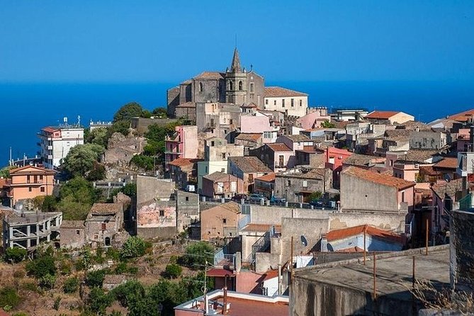 Private Tour The Godfather in Savoca and Forza D'Agro - Forza d’Agro: Durazzesco Arch, Triad church, and Norman-era echoes