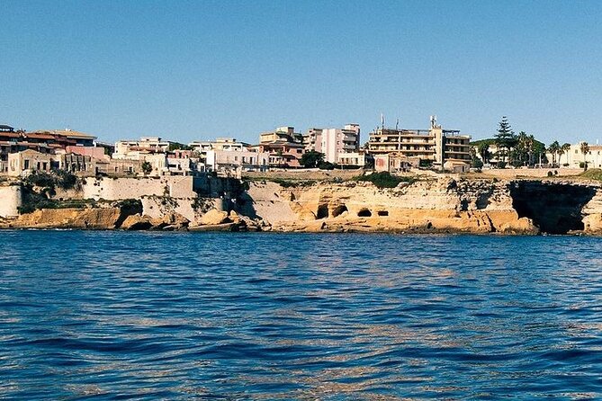 Private tour - Skirting Maniace Castle From the Water