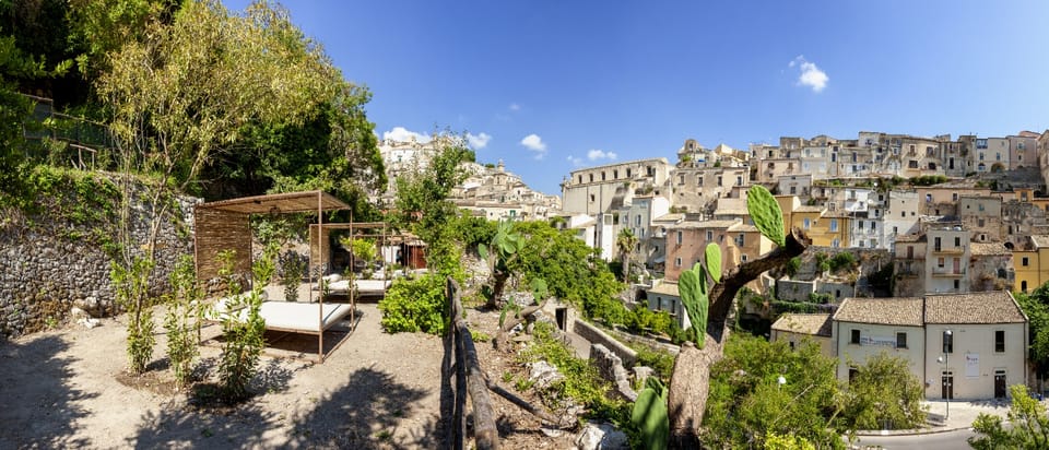 Radici: IImmerse yourself in the heady scents of our garden - Timing, weather, and what to wear