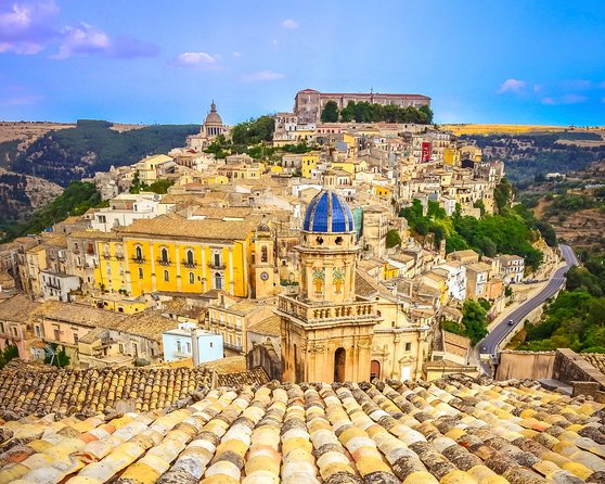 Ragusa and Modica - Montalbano Tour (departure from Siracusa) - Group Size and the Feel of the Tour: Big Bus vs. Small-Batch