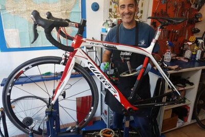 Rent a Carbon or Aluminum Road Bike in Sicily - Road Bikes in Palermo: Carbon vs Aluminum, Gearing, and Pedals