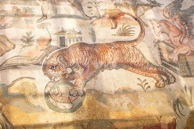 Roman Villa del Casale guide (Piazza Armerina): truly fabulous mosaics in Sicily - The mosaics are the headline, but the house has secrets too