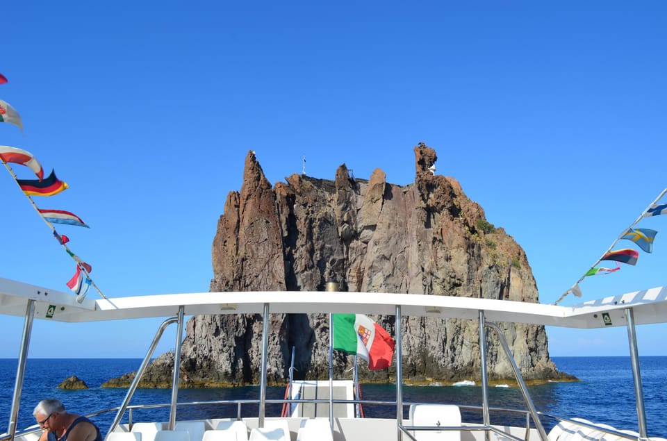 Salina Panarea Stromboli by night - On-board guide experience: languages matter for how you process the story