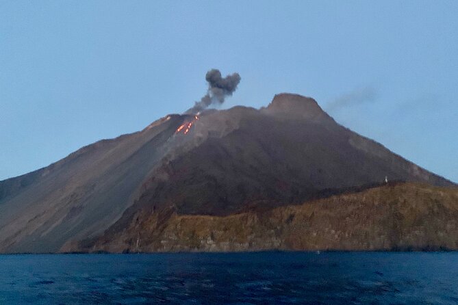 Sciara del Fuoco from the sea, night tour SMALL GROUP - Waiting for Iddu: how the eruptions fit into your 1 to 1.5 hour window
