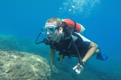 Scuba Diving Experience in Taormina - Shore vs. Boat: How the Guide Chooses the Easier Conditions