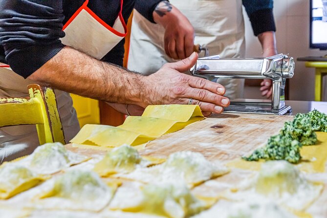 Share Your Pasta Love in Local's Home in Palermo - The 1.5-hour flow: welcome, pasta practice, then the table