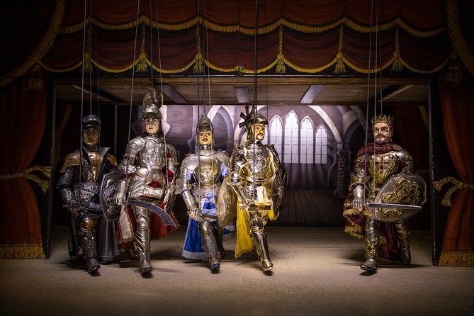 Sicilian puppets in Syracuse: show with behind-the-scenes visit - The guides and what they’re actually teaching you