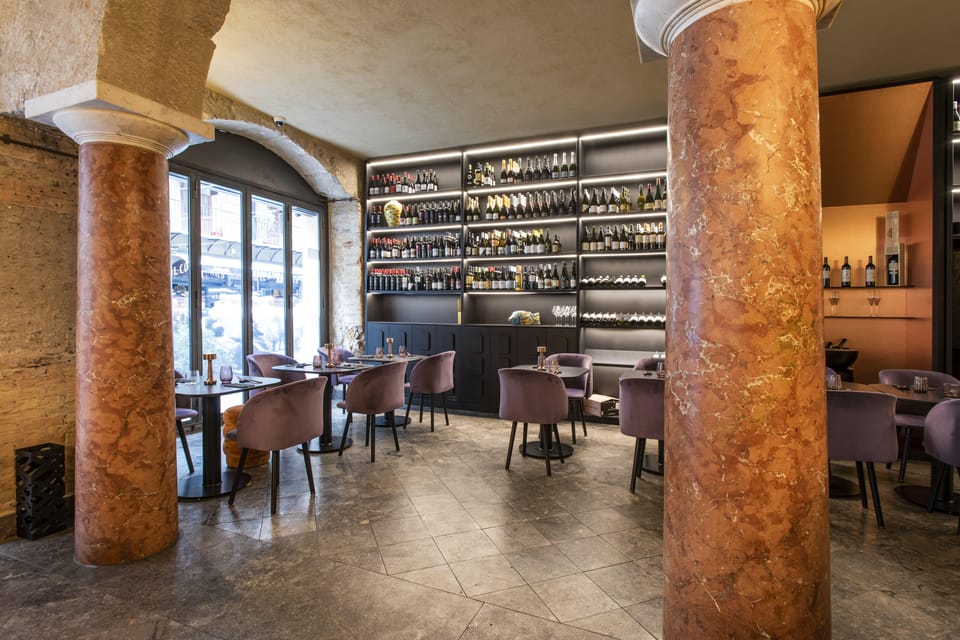 Sicilian wine tasting and hors d'oeuvres in an 18th century palace - The 1-Hour Flow: 4 Sicilian Wines and 4 Palermitan Appetizers