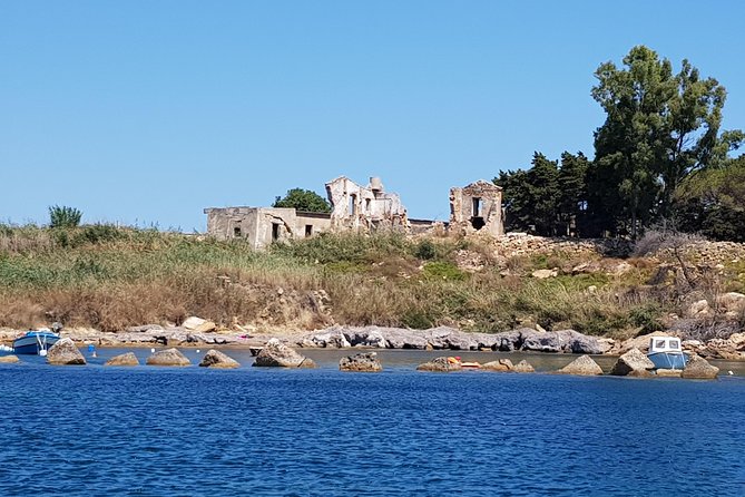 Sicily Boats Avola: Plemmirio boat tour 4 people 4 hours - Cassibile River Passage and the Yacht-Lite Moment